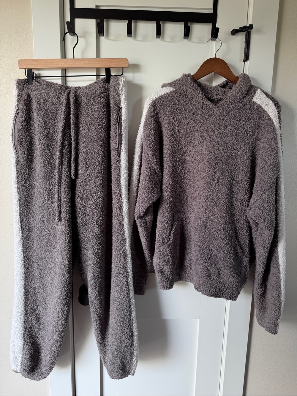 SKIMS Set Sweatshirt Joggers Gray White